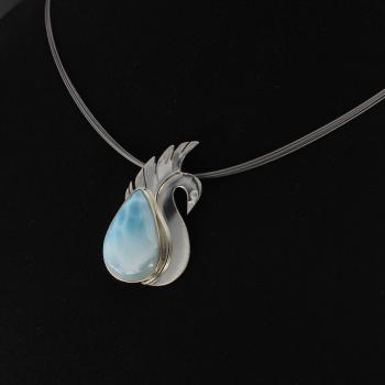 Halsschmuck Larimar in 925 Silber in Form eines Schwans